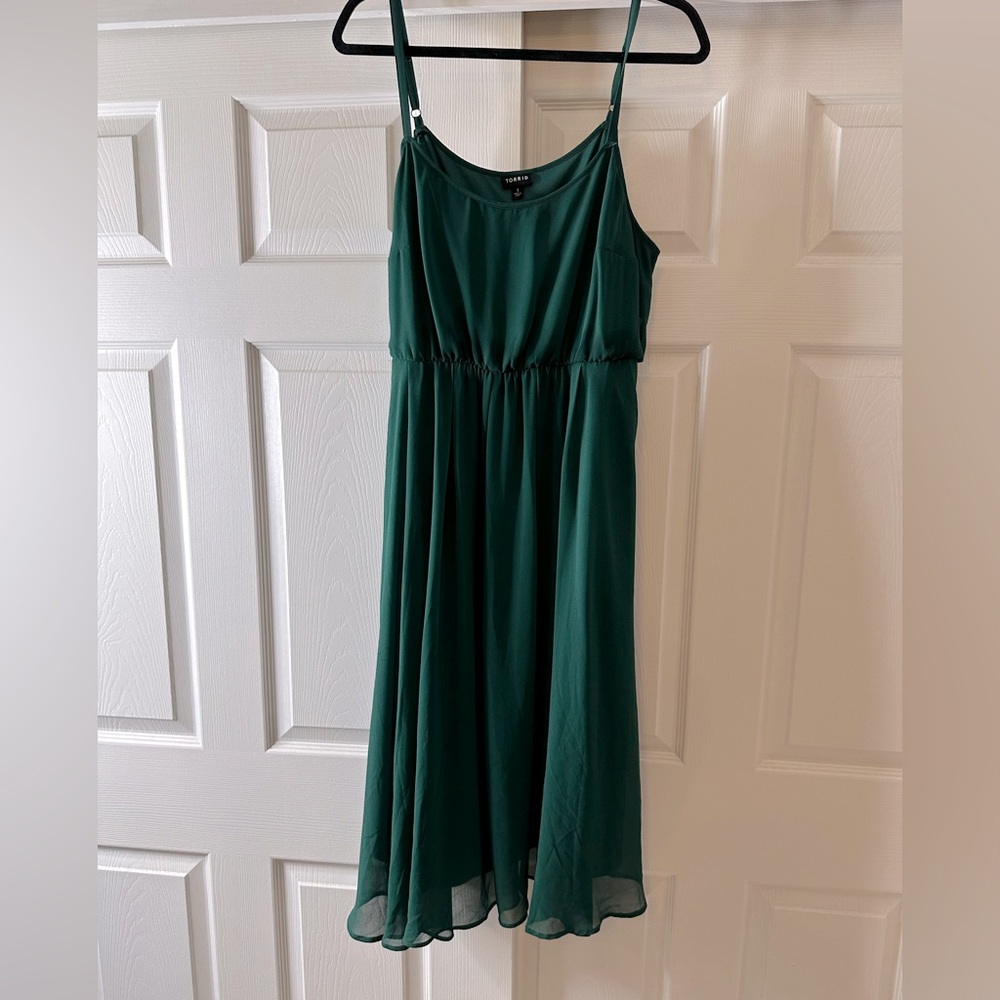 Women’s Torrid Dark Green chiffon pleated Midi Dress SZ 1 (14/16) lined